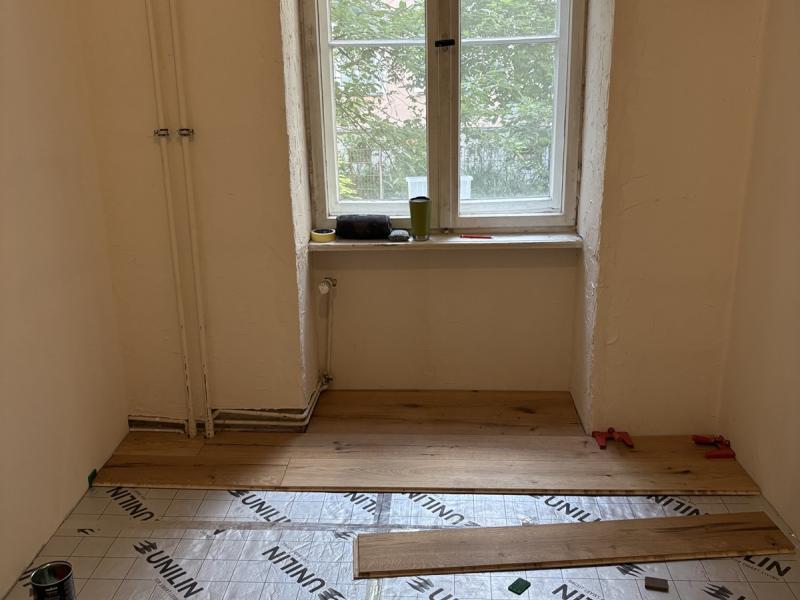 Stöße mit Aluklebeband verklebt